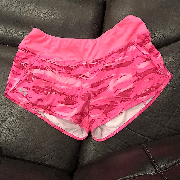Under armour Pink camo athletic shorts! - Picture 1 of 1